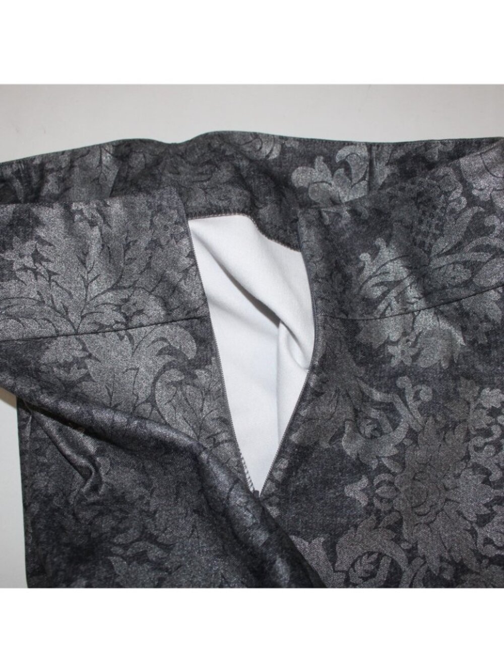 Joseph Ribkoff Pant Sz 6 x 27 Black Gray Metallic Floral Print No Fabric Pant - Picture 5 of 10